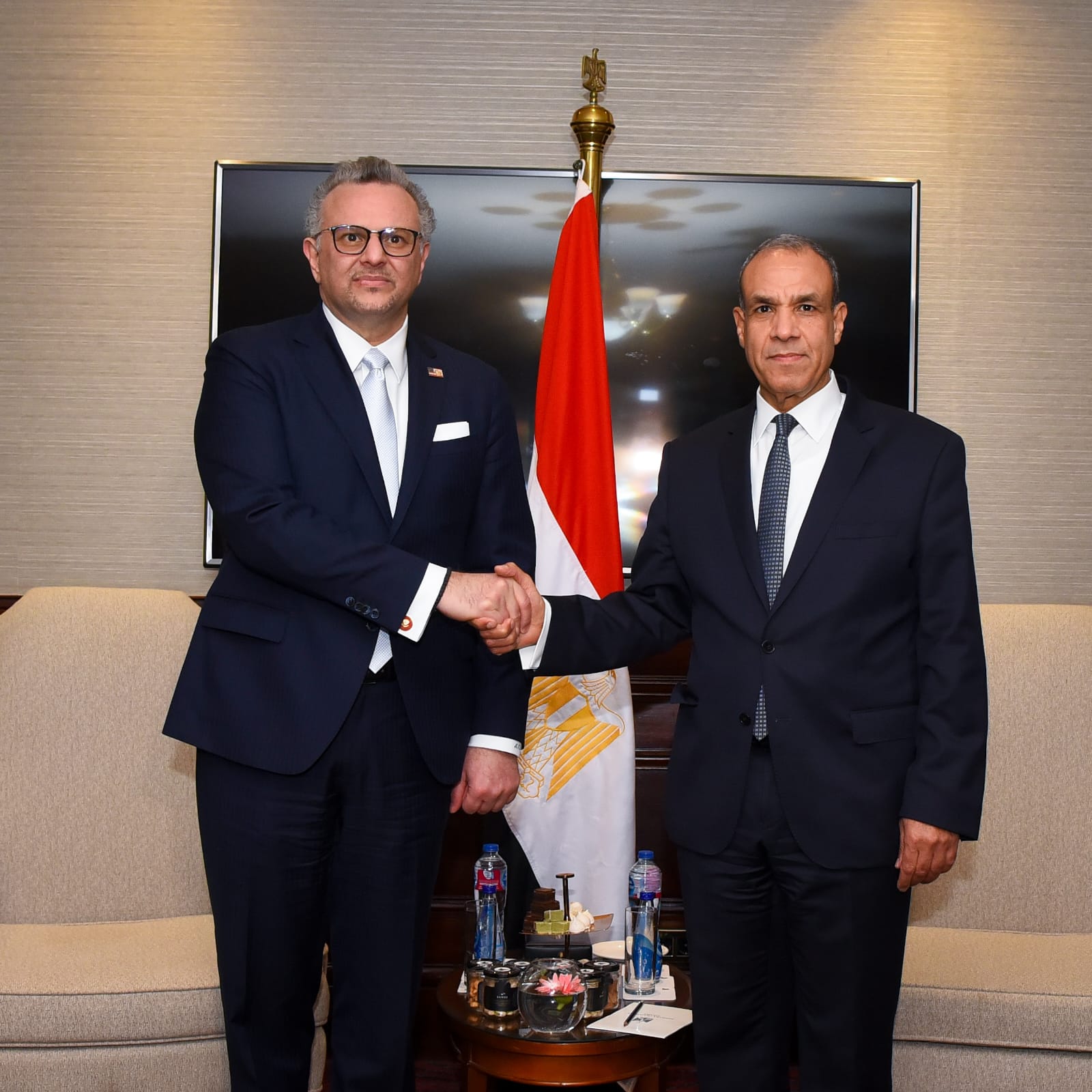 جدّدت مصر، على لسان وزير خارجيتها بدر عبد العاطي،  الثلاثاء رفضها القاطع لأي تدخلات خارجية من شأنها تأجيج الصراع في السودان أو تقويض فرص التسوية السياسية، في موقف يعكس تشدداً دبلوماسياً متصاعداً تجاه مسار الحرب المستمرة في البلاد