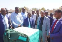 في خطوة تحمل دلالات تتجاوز الطابع الخدمي، وضع وزير العدل د. عبد الله درف حجر الأساس لمباني إدارة التسجيلات التجارية وسكن المستشارين بولاية القضارف، في مؤشر جديد على توجه الدولة لتعزيز البنية القانونية بالمؤسسات العدلية في الولايات.