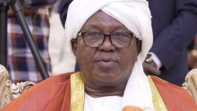 أثار سلطان عموم دار مساليت، سعد بحر الدين، جدلاً واسعًا خلال الاجتماع التحضيري لمؤتمر برلين بشأن السودان، بعد أن وجّه انتقادات حادة للجهات المنظمة، رافضًا بصورة قاطعة أي طرح يساوي بين القوات المسلحة السودانية وما وصفها بـ"المليشيا المتمردة"