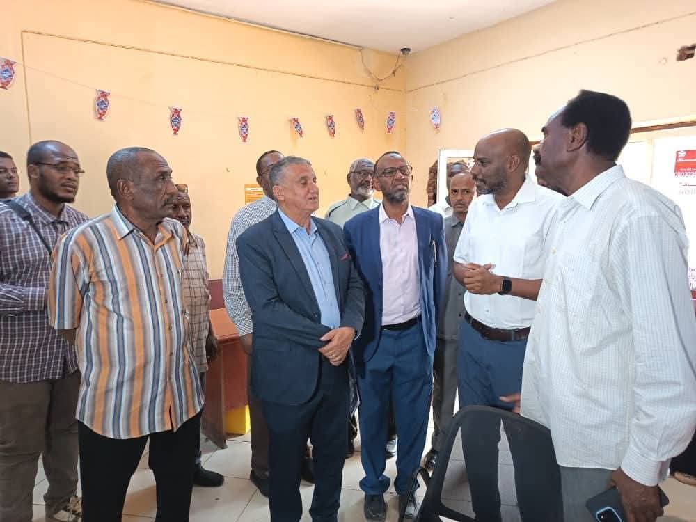 كشف مدير عام وزارة الصحة بولاية الخرطوم، الدكتور محمود البدري، عن ترتيبات عاجلة لدعم الخدمات العلاجية بمستشفيات الولاية، عقب جولة تفقدية شملت مستشفى أحمد قاسم لأمراض وجراحة القلب وزراعة الكلى، ومستشفى أحمد قاسم للأطفال بمدينة بحري