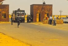 أزالت اللجنة الفنية لمنع التحصيل غير القانوني عدداً من نقاط التحصيل على الطريق الرابط بين مدينتي ود مدني والمناقل، في إطار جولات ميدانية تنفذها بالولايات، تستهدف ضبط التحصيلات على الطرق القومية وإنفاذ قرارات الدولة ذات الصلة