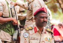 أفادت دارفور 24، في نبأ عاجل، بورود أنباء عن انضمام اللواء النور القُبة، المنتمي إلى مليشياالدعم السريع، إلى صفوف الجيش، دون صدور تأكيد رسمي حتى الآن من أي من الطرفين.