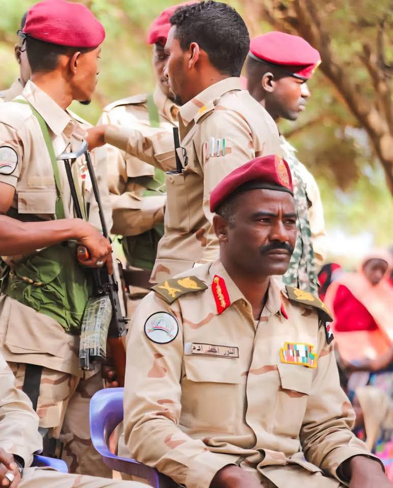 أفادت دارفور 24، في نبأ عاجل، بورود أنباء عن انضمام اللواء النور القُبة، المنتمي إلى مليشياالدعم السريع، إلى صفوف الجيش، دون صدور تأكيد رسمي حتى الآن من أي من الطرفين.