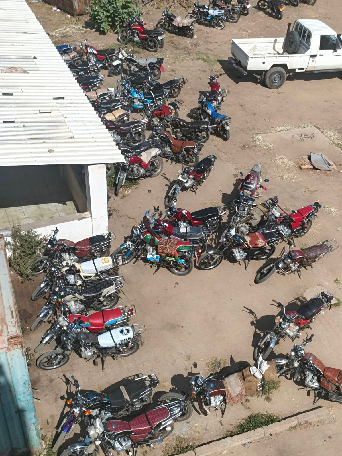 نفذت الخلية الأمنية المشتركة بإقليم النيل الأزرق حملة أمنية واسعة استهدفت الدراجات النارية، في إطار تنفيذ قرارات لجنة أمن الإقليم الخاصة بتشديد الإجراءات الأمنية وبسط هيبة الدولة.