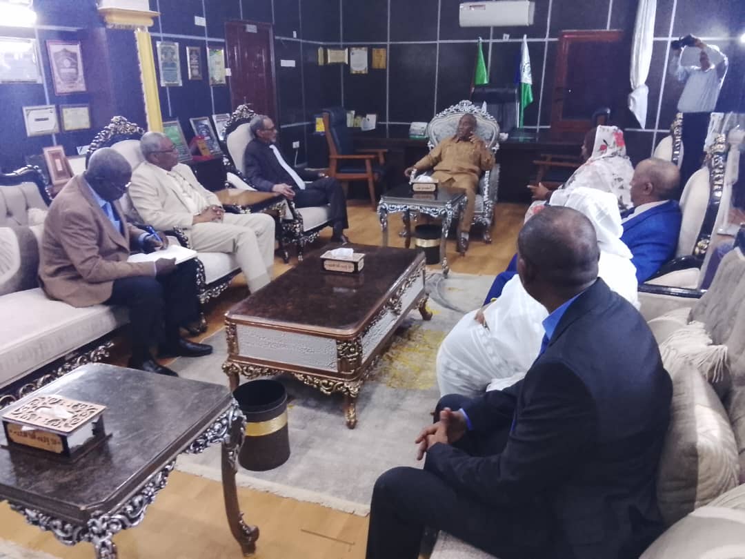 أكد والي ولاية الجزيرة،  الطاهر إبراهيم الخير، أهمية الدور الذي يضطلع به البنك الزراعي السوداني في دعم وتطوير الأنشطة الزراعية والحيوانية بالولاية، مشيداً بإسهاماته في تمويل وتوسيع الإنتاج.