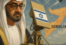 تشهد مدينة بربرة الساحلية في إقليم أرض الصومال تحركات عسكرية متسارعة، وسط مؤشرات متزايدة على إنشاء قاعدة جديدة يُعتقد أن دولة الإمارات العربية المتحدة تشارك في تطويرها، لصالح الولايات المتحدة وإسرائيل، وفقاً لصور أقمار اصطناعية وتقارير بحثية حديثة.