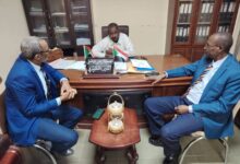 في خطوة قد تعيد رسم المشهد المصرفي بمحلية الجبلين بولاية النيل الأبيض، بحثت السلطات المحلية مع إدارة بنك النيل فرع ربك إمكانية فتح نافذة مصرفية مؤقتة لتغيير العملة، بالتزامن مع حملة الاستبدال الجارية منذ منتصف الشهر.