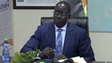 أعلنت وزارة البترول في جوبا عن تشكيل لجنة رفيعة المستوى لمراجعة مبيعات النفط الخام وأنشطة التسويق والالتزامات المرتبطة بها، في خطوة تستهدف تعزيز الشفافية والمساءلة في قطاع النفط.