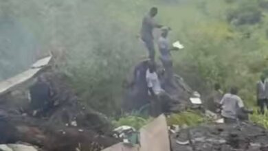 أعلنت سلطة الطيران المدني في جنوب السودان ، تحطم طائرة ركاب خفيفة على بعد نحو 20 كيلومتراً جنوب غربي العاصمة جوبا يوم الاثنين ، ما أسفر عن مقتل جميع من كانوا على متنها وعددهم 14 شخصاً، بينهم أفراد الطاقم.