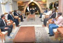 بحث رئيس الوزراء السوداني، الدكتور كامل إدريس، يوم الخميس، مع وفد من الأكاديميين والمفكرين والمثقفين السودانيين، رؤية استراتيجية للنهوض بالبلاد تمتد للفترة من 2026 إلى 2076، وذلك بحضور وزير التعليم العالي والبحث العلمي.