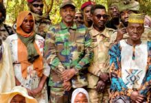 أكد رئيس حركة تجمع قوى تحرير السودان وعضو مجلس السيادة السوداني، عبد الله يحي، الأربعاء، أن قوات الحركة تمضي “بثبات وعزيمة لا تلين” نحو استكمال ما وصفه بـ"مسيرة التحرير الشامل"للبلاد، في وقت تتواصل فيه العمليات العسكرية في عدة جبهات بالسودان.