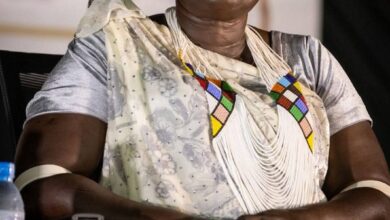 فُجعت الأوساط الفنية والثقافية في السودان وجنوب السودان برحيل الفنانة فيفيانا نياشان جيمس شواي، التي تُعد واحدة من أبرز رموز الفن الجنوب سوداني الأصيل، ومن أهم الأصوات النسائية التي برزت في جيل الغناء الحديث.