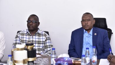 خطت شركة "قولدن إيرث"للتعدين خطوة جديدة نحو دخول مرحلة الإنتاج، بعد مناقشة دراسة الجدوى الاقتصادية والفنية التي قدمتها، خلال اجتماع موسع عقدته الإدارة العامة للتعدين الصغير بالشركة السودانية للموارد المعدنية.