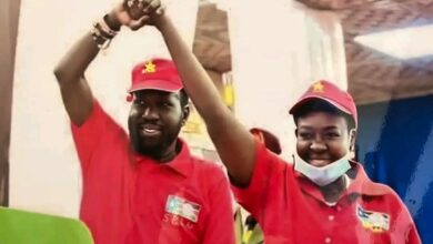 أعربت جيمّا نونو كومبا، رئيسة المجلس الوطني التشريعي الانتقالي السابقة في جنوب السودان، عن امتنانها للرئيس سلفا كير ميارديت بعد انتهاء فترة ولايتها من 2 أغسطس 2021 وحتى 6 أبريل 2026، مؤكدة التزامها بمواصلة خدمة البلاد والمساهمة في تعزيز السلام والاستقرار.