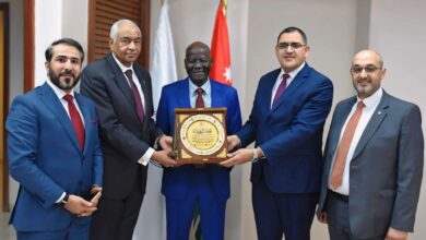 غادر رئيس الحركة الوطنية الديمقراطية، الدكتور لام أكول أجاوين، صباح الأحد، مستشفى الاستقلال في العاصمة الأردنية عمّان، عقب استكماله برنامج العلاج وتلقيه الرعاية الطبية اللازمة، وفق ما أفادت به الصفحة الرسمية للرئيس التنفيذي للمستشفى.