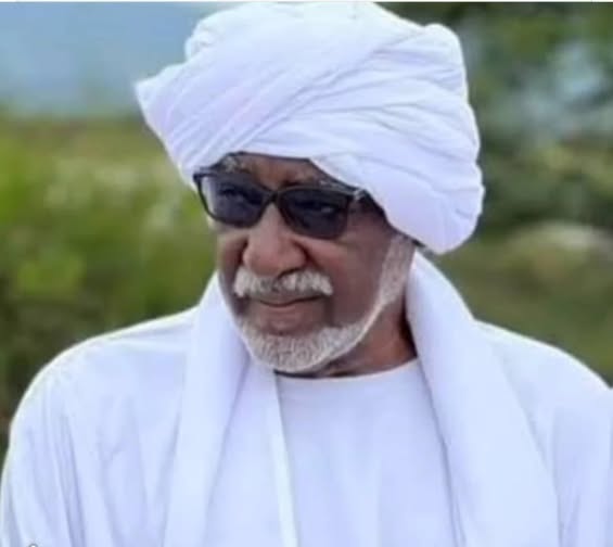 كشفت مصادر مطلعة، وصفت بالموثوقة، أن ناظر عموم الرزيقات،  محمود موسى مادبو، قرر عدم العودة إلى مدينة الضعين، مفضلاً البقاء في دولة جنوب السودان، في ظل تدهور الأوضاع الأمنية وتصاعد المخاوف المتعلقة بوضعه الصحي.