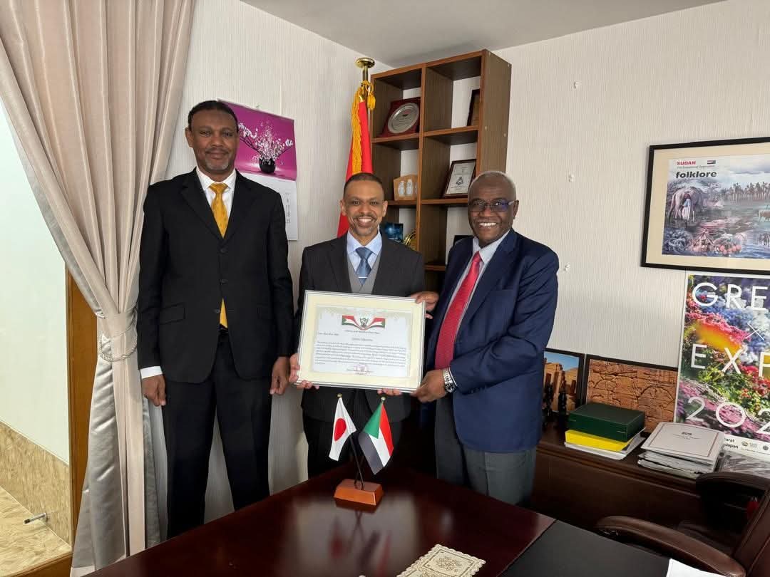 في إنجاز لافت يعكس حضور الكفاءات السودانية على الساحة العالمية، فاز المعماري السوداني الدكتور ياسين محمد إبراهيم إدريس بالجائزة الكبرى لجمعية المعماريين اليابانيين (AIJ) لعام 2026، تقديراً لإسهاماته في تصميم مبانٍ صديقة للبيئة وخالية من الكربون