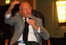 ـفي لحظةٍ بدت كأنها استدعاءٌ لذاكرةٍ أعمق من السياسة والجغرافيا، خرج رجل الأعمال المصري نجيب ساويرس بكلماتٍ لم تكن مجرد تعليق عابر، بل أقرب إلى شهادة وجدانية عن علاقةٍ ظلّت، رغم العواصف، عصيّة على التبدّد.