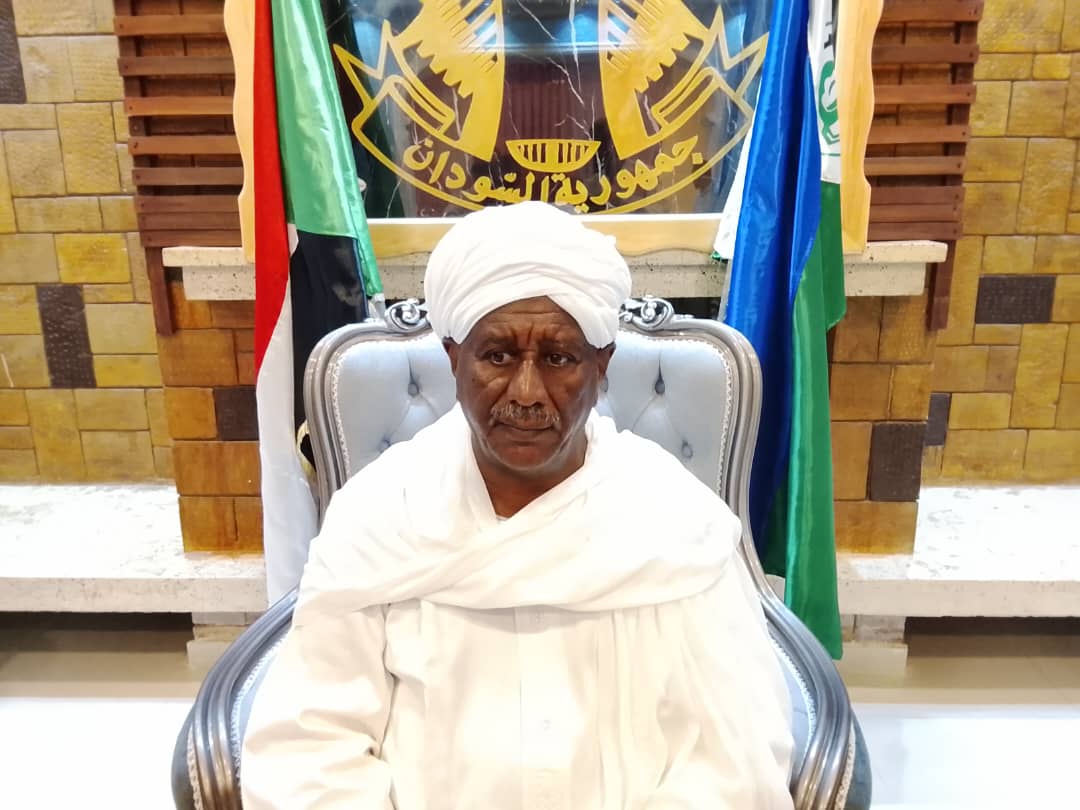 أعلن والي ولاية الجزيرة  الطاهر إبراهيم الخير، بدء العمل في صيانة وتأهيل طريق مدني – المناقل بطول 64 كيلومتراً خلال الأيام المقبلة، وذلك بالتنسيق مع الحكومة الاتحادية، في إطار خطة تهدف إلى دعم البنية التحتية وتعزيز الربط بين مناطق الإنتاج والاستهلاك.