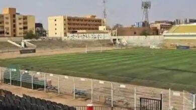 تستعد اللجنة العليا لتأهيل وصيانة إستادات وملاعب ولاية الخرطوم لإطلاق خطوة جديدة في مشروع إعادة تأهيل إستاد الخرطوم، عبر تدشين العمل في أرضية الملعب بوصول النجيل الصناعي الجديد، في فعالية دعت لها جميع الرياضيين ومجتمع كرة القدم بالولاية