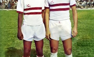 حرص اللاعب السوداني الرشيد المهدية على تهنئة نادييه السابقين الهلال السوداني والزمالك المصري ، بعد النجاحات التي حققها الفريقان خلال الموسم الحالي، مؤكدًا فخره الكبير بارتداء شعاريهما واللعب وسط جماهيرهما