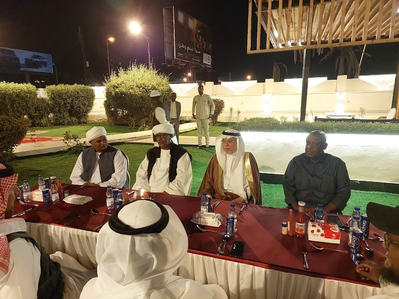أقامت هيئة الموانئ البحرية السودانية، مساء الأربعاء، حفل تكريم لسفير المملكة العربية السعودية لدى السودان، علي بن حسن جعفر، بمناسبة انتهاء فترة عمله بالبلاد، وسط حضور رسمي وعسكري ومجتمعي واسع بمدينة بورتسودان.
