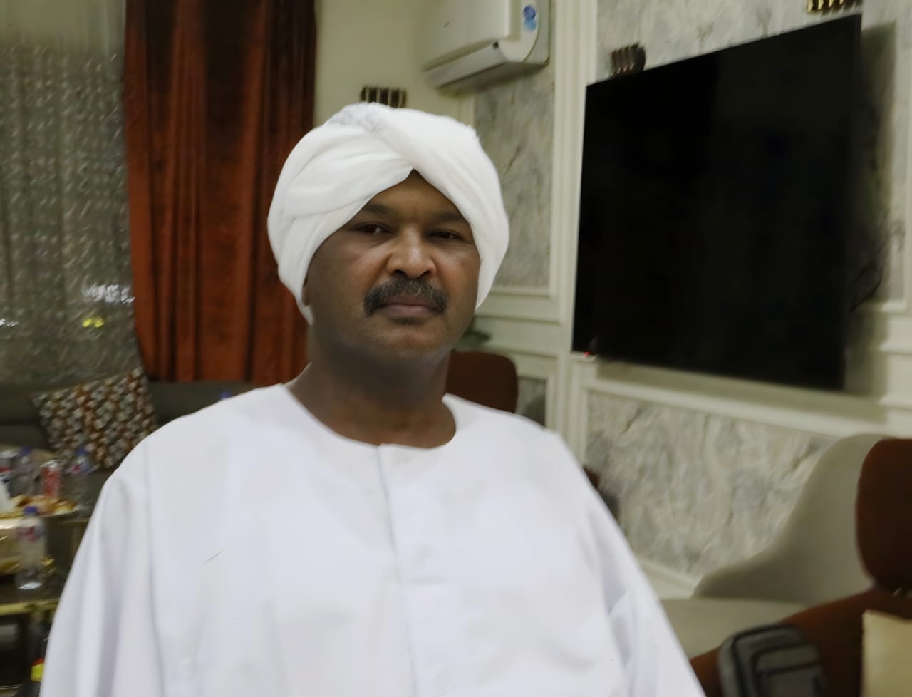   دعا الأمين العام لقوى الحراك الوطني، علي عمر الشريف الهندي، قوى “صمود” إلى العودة إلى البلاد والانخراط في حوار سوداني ـ سوداني من الداخل، مؤكداً أن المرحلة الراهنة تتطلب توافقاً وطنياً واسعاً والابتعاد عن الخلافات الحزبية الضيقة.