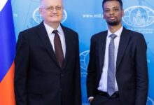 قال نائب وزير الخارجية الروسي جورجي بوريسنكو إن موسكو تعترف بالحكومة السودانية ومجلس السيادة برئاسة عبدالفتاح البرهان بوصفهما السلطة الشرعية في السودان، مؤكداً دعم بلاده لوحدة السودان في ظل الحرب المستمرة منذ أكثر من عام.