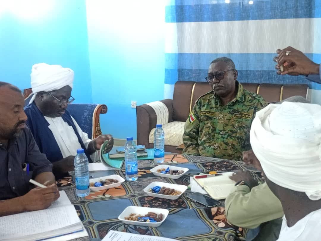 في خطوة تستهدف ضبط الإيرادات ومحاربة التجاوزات، أجرت اللجنة الفنية لمنع التحصيل غير القانوني، برئاسة المستشار العام د. محمد حاج آدم حسن، جولة ميدانية على عدد من نقاط التحصيل بالطريق الرابط بين سنجة والدندر.