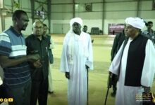 من قلب الساحة الخضراء، وفي مشهد يعكس محاولة استعادة الحياة العامة في العاصمة، جدّد رئيس الوزراء بروفيسور كامل إدريس دعوته للسودانيين في دول المهجر للعودة الطوعية، مؤكداً أن الخرطوم “آمنة ومستقرة”