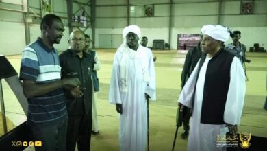 من قلب الساحة الخضراء، وفي مشهد يعكس محاولة استعادة الحياة العامة في العاصمة، جدّد رئيس الوزراء بروفيسور كامل إدريس دعوته للسودانيين في دول المهجر للعودة الطوعية، مؤكداً أن الخرطوم “آمنة ومستقرة”